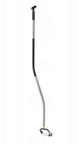 Extractor de buruieni Fiskars, model ergonomic, cu maner curbat, dublu tais, 1077111, usor, pentru flori si suprafete mari