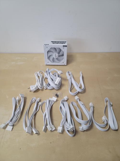 Sursa GIGABYTE GP-UD1000GM PG5 Ice, 80+ Gold, 1000W
