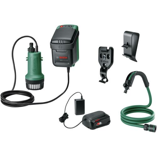Pompa submersibila apa curata/de ploaie pe acumulator Bosch GardenPump 06008C4202, 18 V, 2.5 Ah, 2000 l/h debit maxim, 30 min timp maxim functionare, 2.5 m lungime furtun, ghidaj furtun, accesoriu prindere rezervor/perete, acumulator, incar