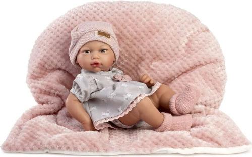 Papusa clasica Guca Claudia, 38 cm, corp complet din vinil, cu hainute si patura